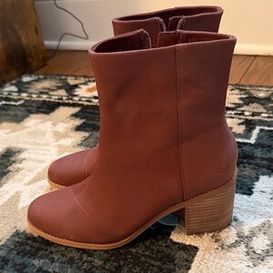 TOMS Women's Chestnut Ankle Booties